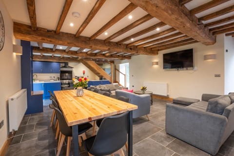 The Hophouse House in Malvern Hills District