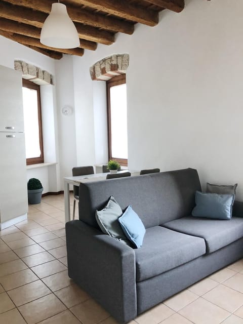 ROSE E TULIPANI 2 - VICINO OSPEDALE NEGRAR Apartment in Negrar di Valpolicella