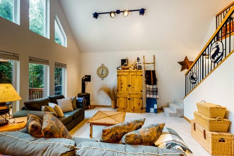 Alpine Home House in Lake Cushman