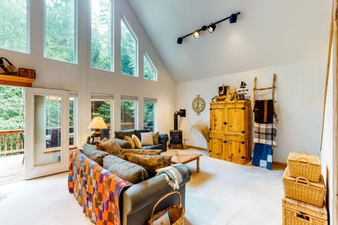 Alpine Home House in Lake Cushman