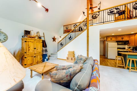 Alpine Home House in Lake Cushman