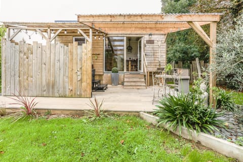 Property building, Patio, Garden