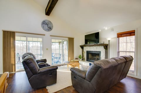 Furnished Porch! Margaritaville Resort Family Stay House in Lake of the Ozarks