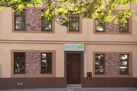 Property building, Facade/entrance, Day