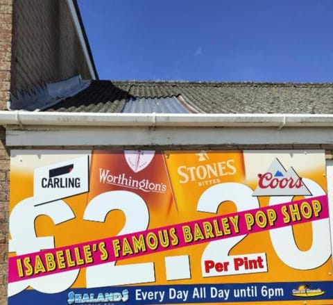 L&g caravan hire 4 BERTH CORAL BEACH GEN FAMILYS ONLY AND LEAD PERSON MUST BE OVER 30 House in Ingoldmells