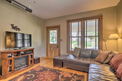 Historic Manitou Springs Victorian Walk Downtown! House in Manitou Springs