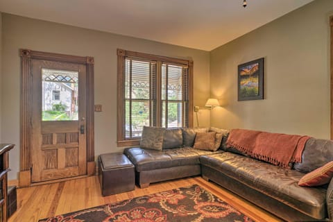 Historic Manitou Springs Victorian Walk Downtown! House in Manitou Springs