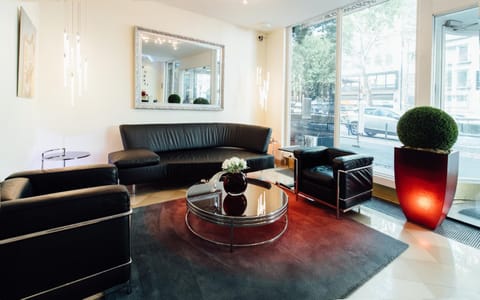 Lounge or bar, Seating area