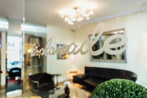 Lobby or reception, Seating area