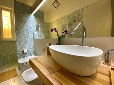 Bathroom, Bath