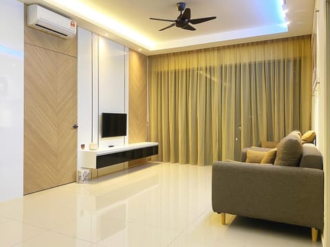 Communal lounge/ TV room, TV and multimedia, Living room, Seating area