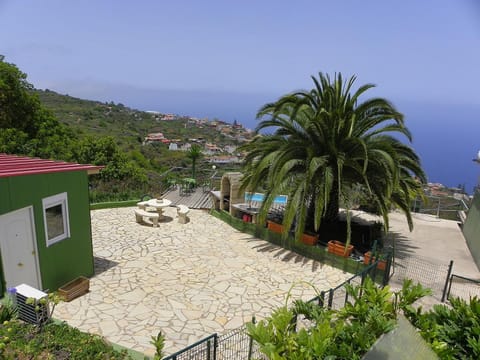 BBQ facilities, Garden, Balcony/Terrace