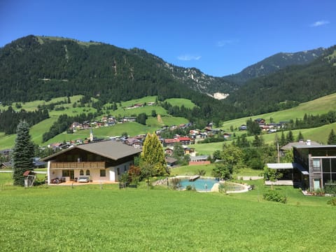 Property building, Garden, Area and facilities