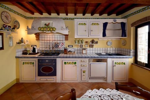 Casetta Rossa House in Tuscany