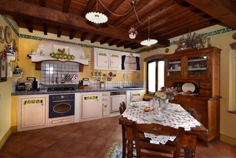 Casetta Rossa House in Tuscany