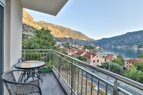 View (from property/room), Balcony/Terrace, City view, Mountain view, Sea view, Street view