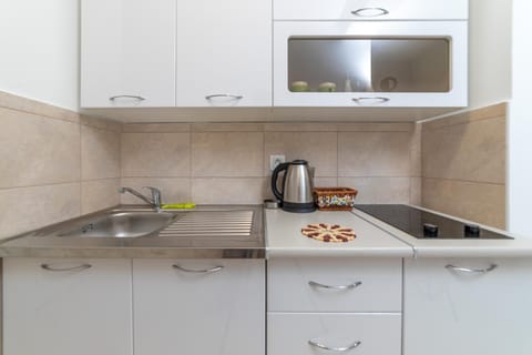 Coffee/tea facilities, Kitchen or kitchenette