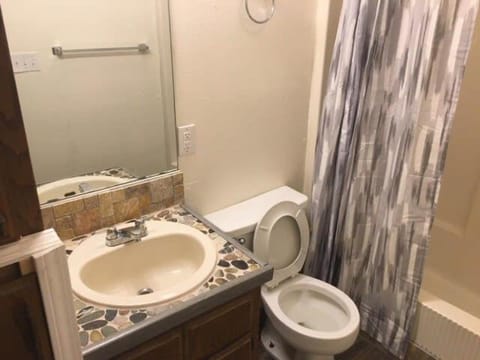 Downstairs One Bedroom Close To Fort Sill! Apartment in Lawton