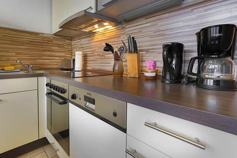 Coffee/tea facilities, Kitchen or kitchenette, dishwasher, oven, pet friendly, stove, toaster