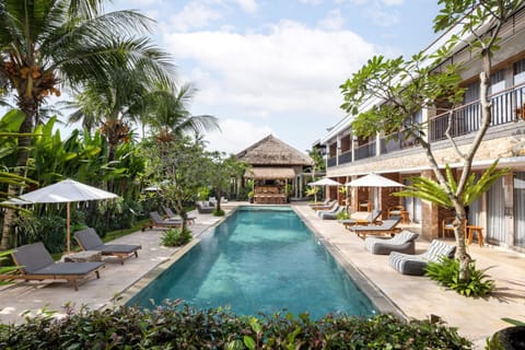 Swimming pool
