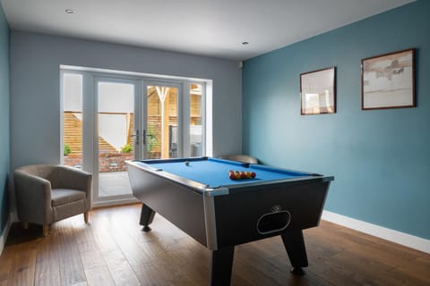 Arlyn, Padarn Lake Viewpoint in Snowdonia House in Wales