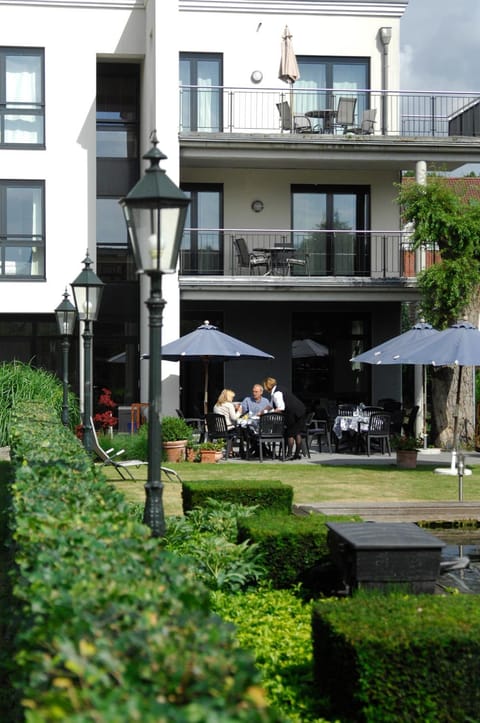 Property building, Breakfast