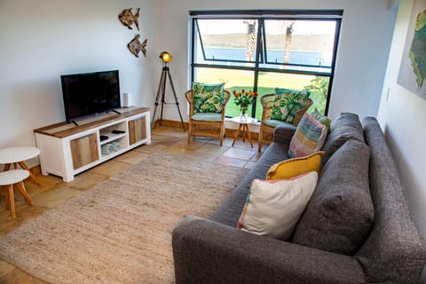 NEW LISTING - 4 Laguna Grove - Life On The Water Apartment in Knysna