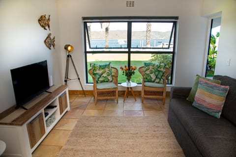 NEW LISTING - 4 Laguna Grove - Life On The Water Apartment in Knysna