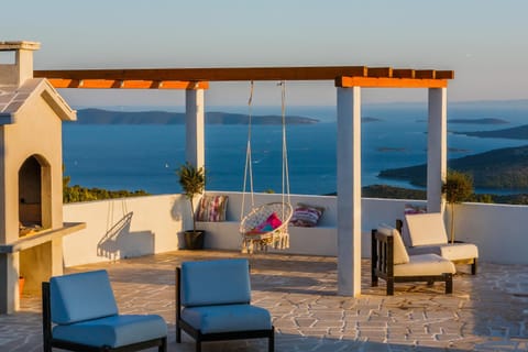 Villa Zlatno Sunce in the hills near Trogir Villa in Šibenik-Knin County, Croatia