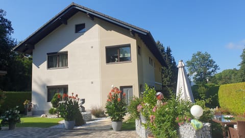 Ferienwohnung in Krumpendorf am Wörthersee Apartment in Klagenfurt