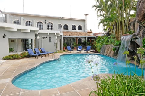 Swimming pool, Swimming pool