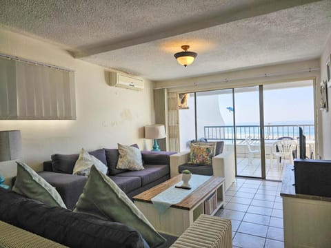 TV and multimedia, View (from property/room), Balcony/Terrace, Living room, Seating area, air conditioner