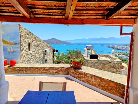 View (from property/room), Balcony/Terrace, Dining area, City view, Mountain view, Sea view