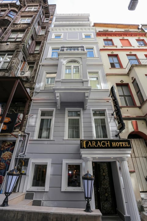 Property building, Facade/entrance, Day
