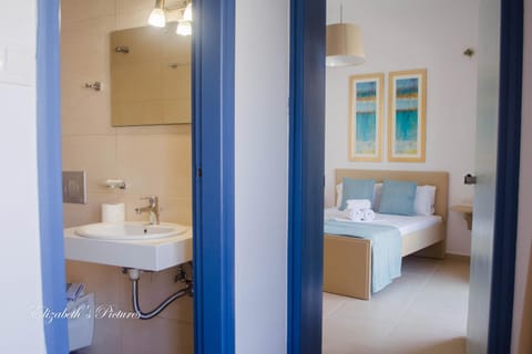 Bed, Bathroom, Bedroom