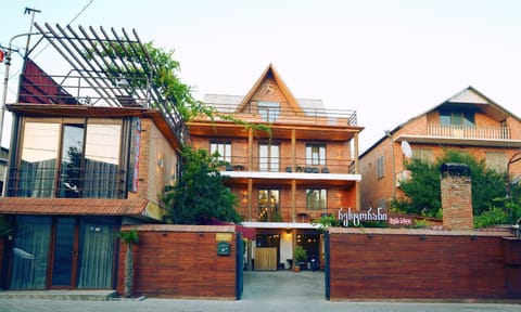 Property building, Restaurant/places to eat, TV and multimedia, Coffee/tea facilities, Balcony/Terrace, Balcony/Terrace, Seating area, Bedroom, Area and facilities, Breakfast, Lunch, Dinner, Drinks, Alcoholic drinks, Alcoholic drinks, Non alcoholic drinks, Non alcoholic drinks, group of guests