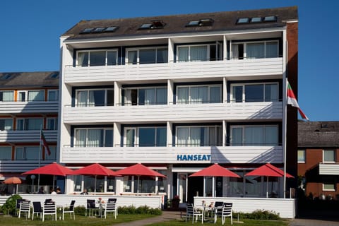 Property building, Balcony/Terrace, Location