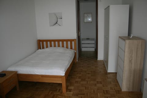 Bed, Photo of the whole room, wardrobe