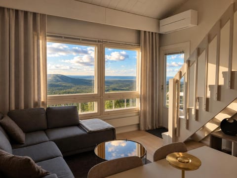 View (from property/room), Living room, Mountain view