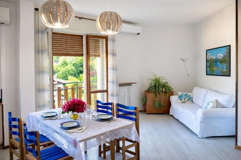 Living room, Dining area, air conditioner