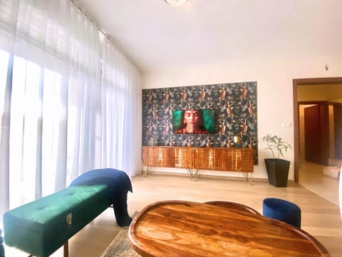 TV and multimedia, Living room