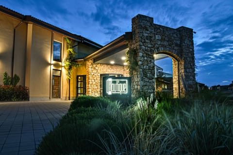 Property building, Facade/entrance