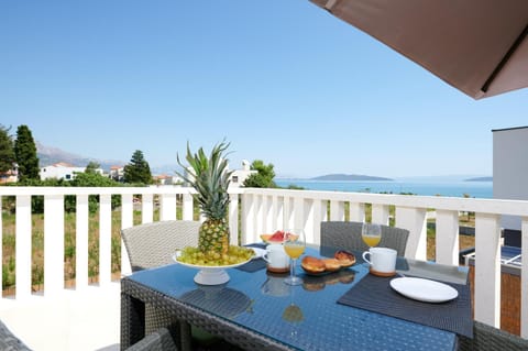 Day, Balcony/Terrace, Seating area, Sea view, Sea view, Area and facilities, Location, Sunrise, Sunset