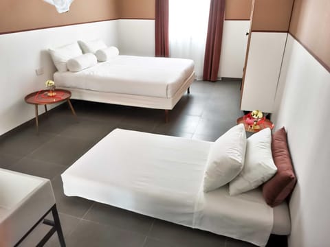 Casa Sebina - your design home on the lake - 3 bathrooms 3 bedrooms Bed and Breakfast in Desenzano del Garda