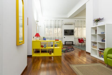 TV and multimedia, Seating area, Evening entertainment