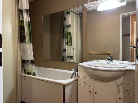 Appartement cosy pour 6 pers à Montgenèvre, 2 balcons, proche Chalmettes ! - FR-1-330D-87 Apartment in Montgenèvre