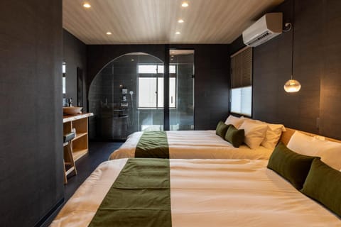 Bed, Photo of the whole room, Bedroom, air conditioner