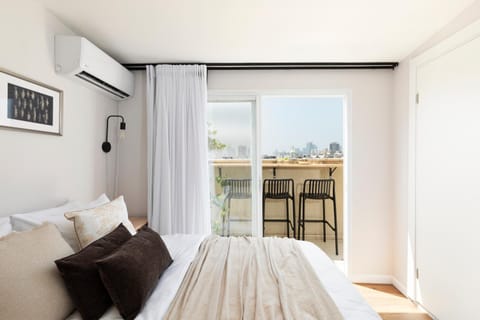Bed, View (from property/room), Balcony/Terrace, Bedroom