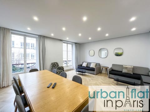 127 - Urban Beautiful 4BR in Montorgueil Apartment in Paris