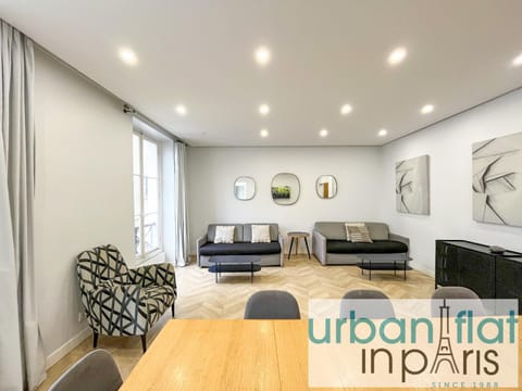 127 - Urban Beautiful 4BR in Montorgueil Apartment in Paris
